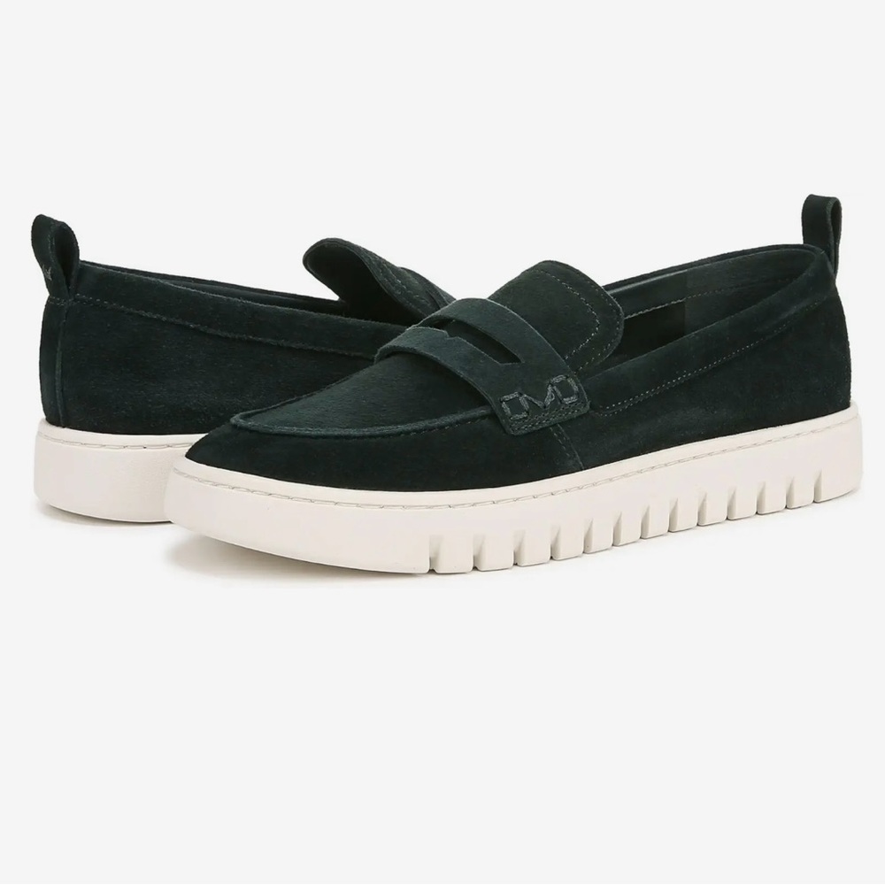New in Box Vionic Women’s loafers. 7.5
